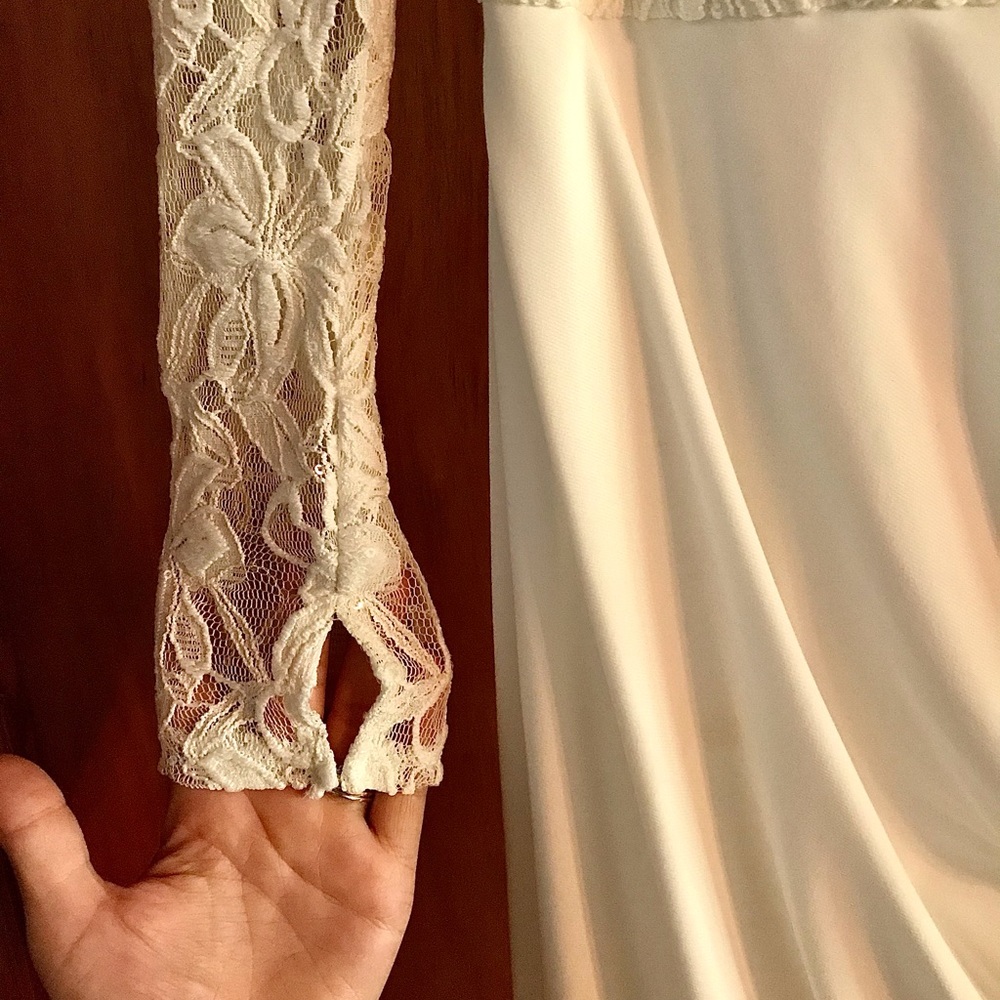 David’s Bridal Wedding Dress - Picture 15 of 17